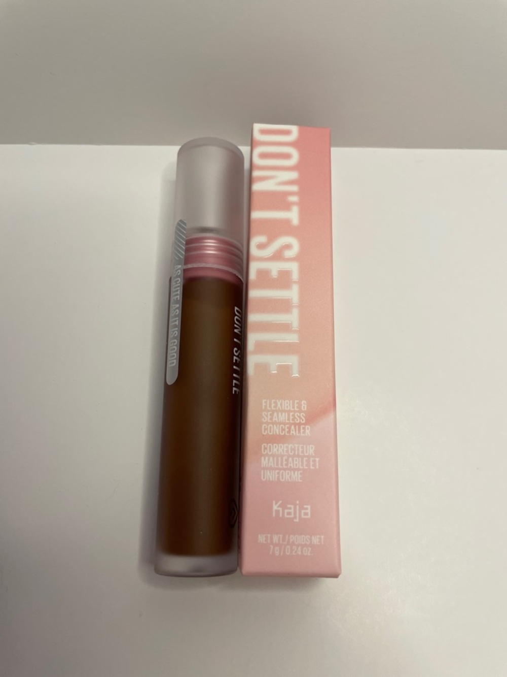 NIB KAJA Flexible & Seamless Concealer.  Coffee bean Café.  #12